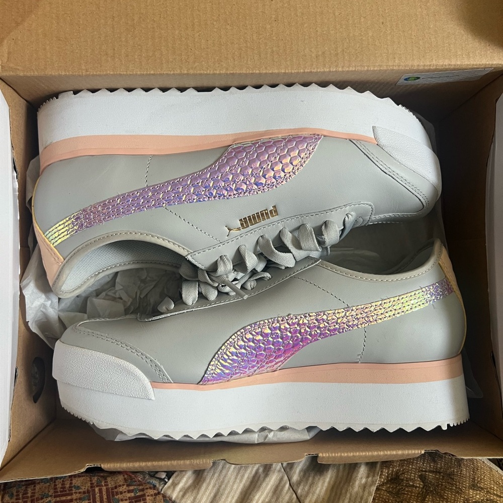 Puma Women's Sneakers in Gray with Iridescent Accents